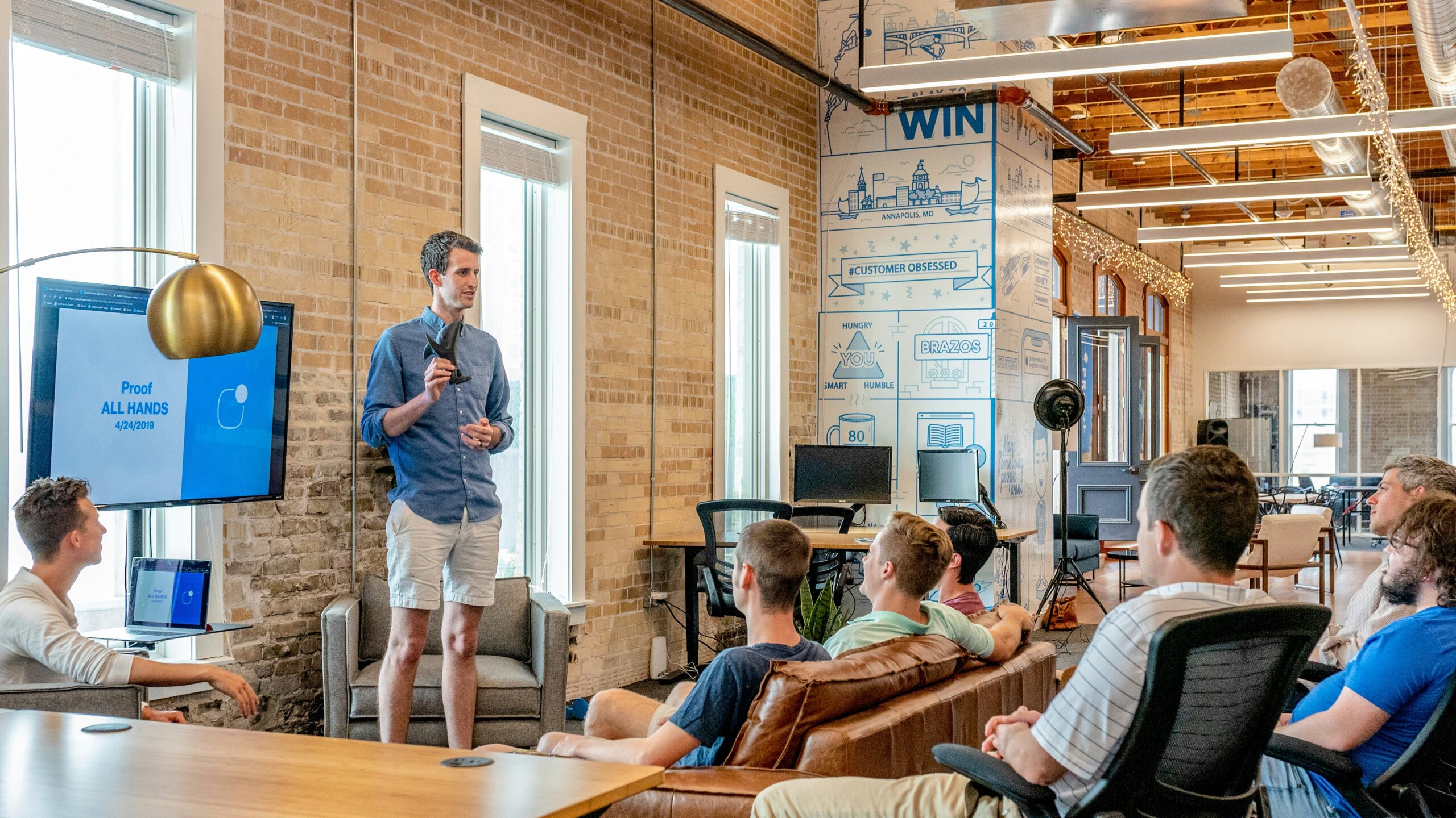 How to Create a Winning Pitch Deck for Your Product