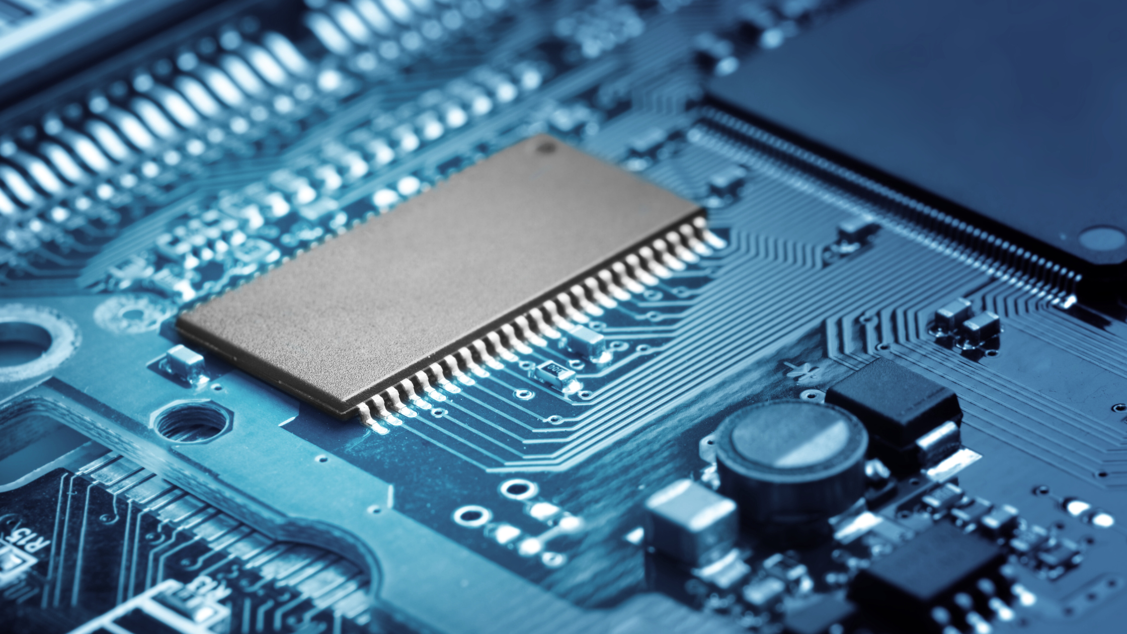 The Blackwell Shift: How Multi-Die Architecture Redefines the Limits of AI Hardware